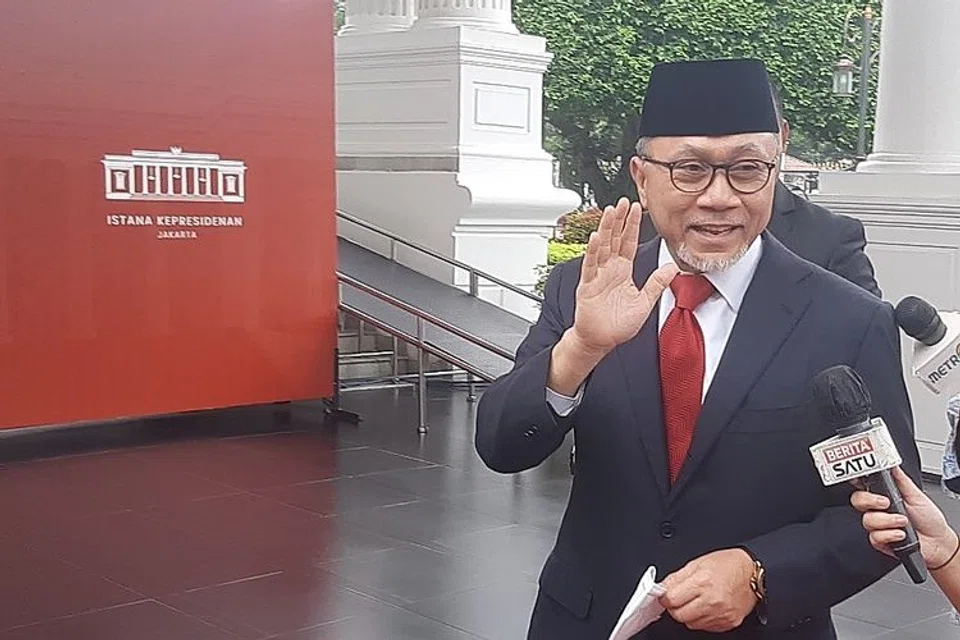 The president inaugurated Zukifli Hasan, chairman of the National Mandate Party (PAN) and a former forestry minister as the country’s next trade minister.