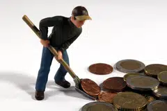 Lenders are shovelling money towards risky high-yield corporate borrowers, narrowing the spread they pay above the yield on government debt. 