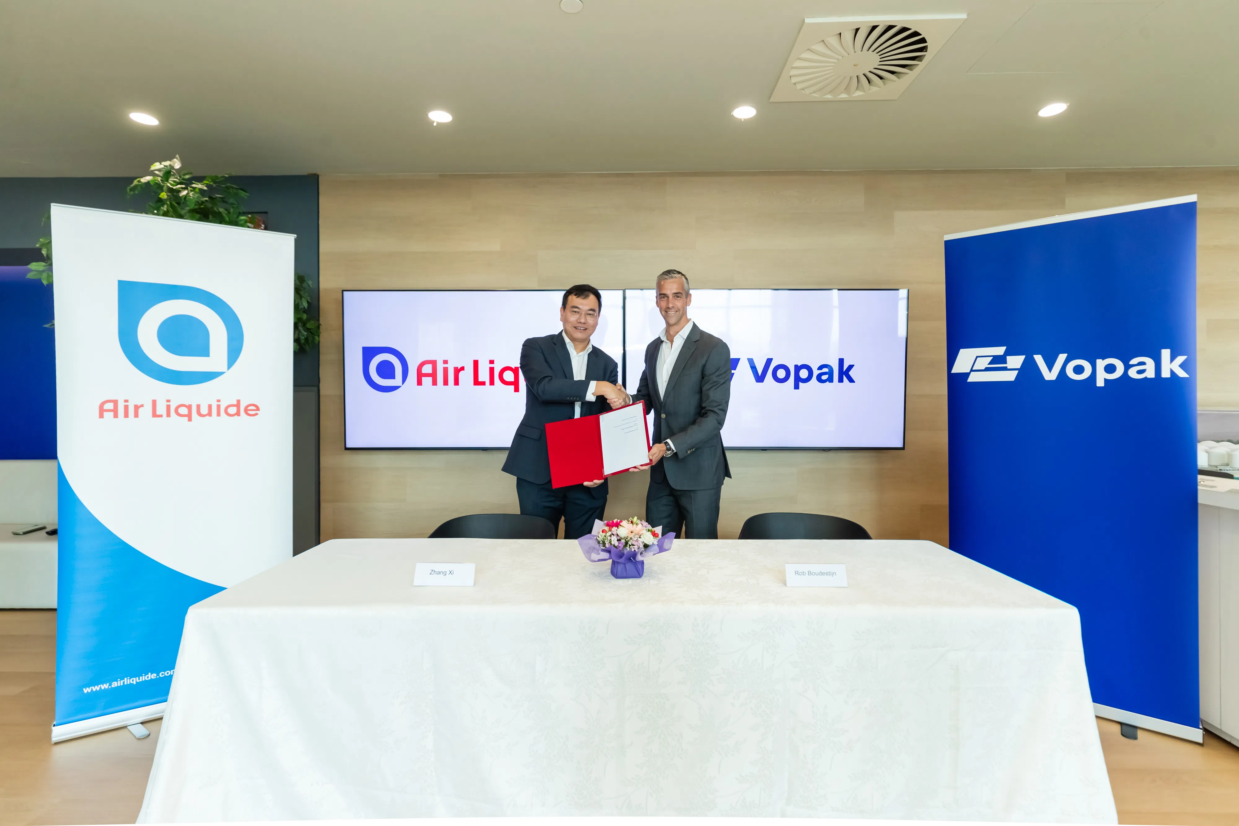 Vopak, Air Liquide partner to study ammonia-to-hydrogen infrastructure on  Jurong Island - The Business Times