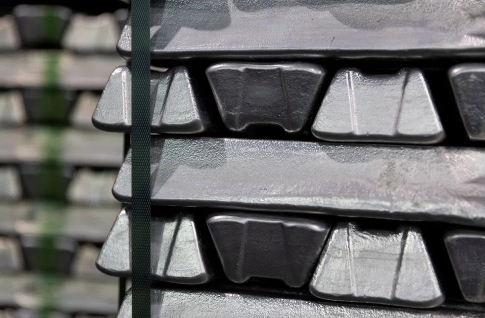 Falling aluminium prices that have squeezed producers’ profit margins in recent months will do little to slow production in China given the high costs of downtime and hopes for an overseas demand surge.