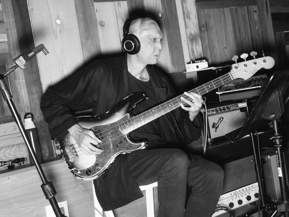 Though Shahzad Ismaily has never released a solo album, he has played on or produced nearly 400 records since moving to New York in February 2000, including work by Bonnie “Prince” Billy and Yoko Ono.