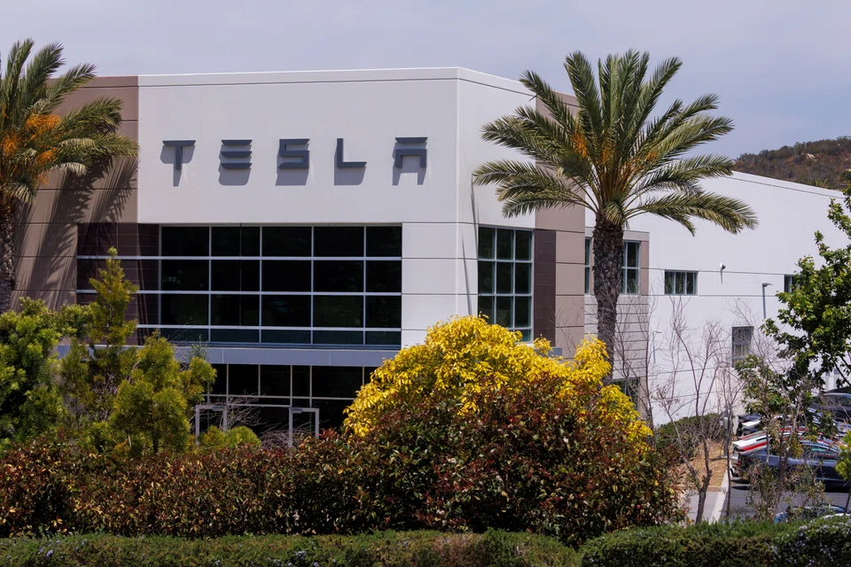 Tesla employees get annual bonuses in the form of stocks, and generally receive lower cash salaries than peers at big tech companies, according to former and current employees and data provided to Reuters from job sites Blind and Glassdoor.
