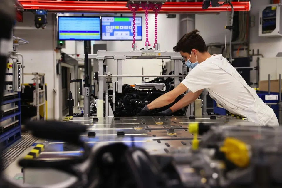 Tthe manufacturing sector in Germany has some grounds for optimism, underscored by a significant improvement in the expectations of Ifo institute’s survey for February. 