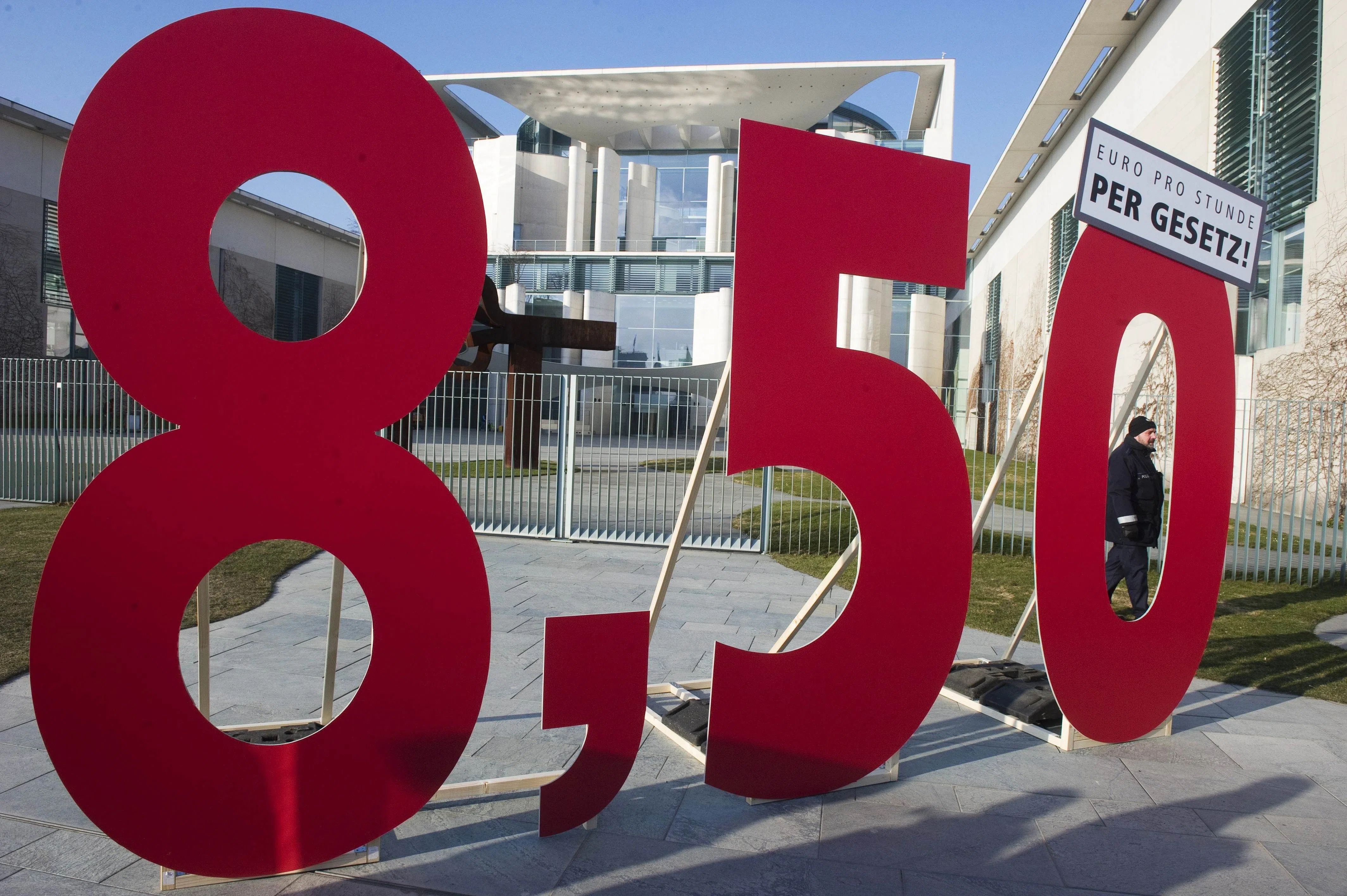 German minimum wage rings in Happy New Year for millions