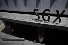 The STI tracks the performance of the 30 largest and most liquid companies listed on the Singapore Exchange. 