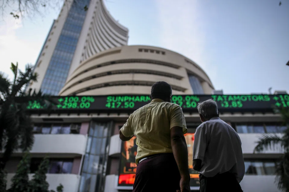 As sentiment weakens, investors are pulling money out of richly valued larger shares as well. 