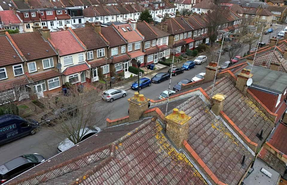 Easing mortgage costs and improving confidence in the outlook for the economy have boosted the number of buyers looking for property.