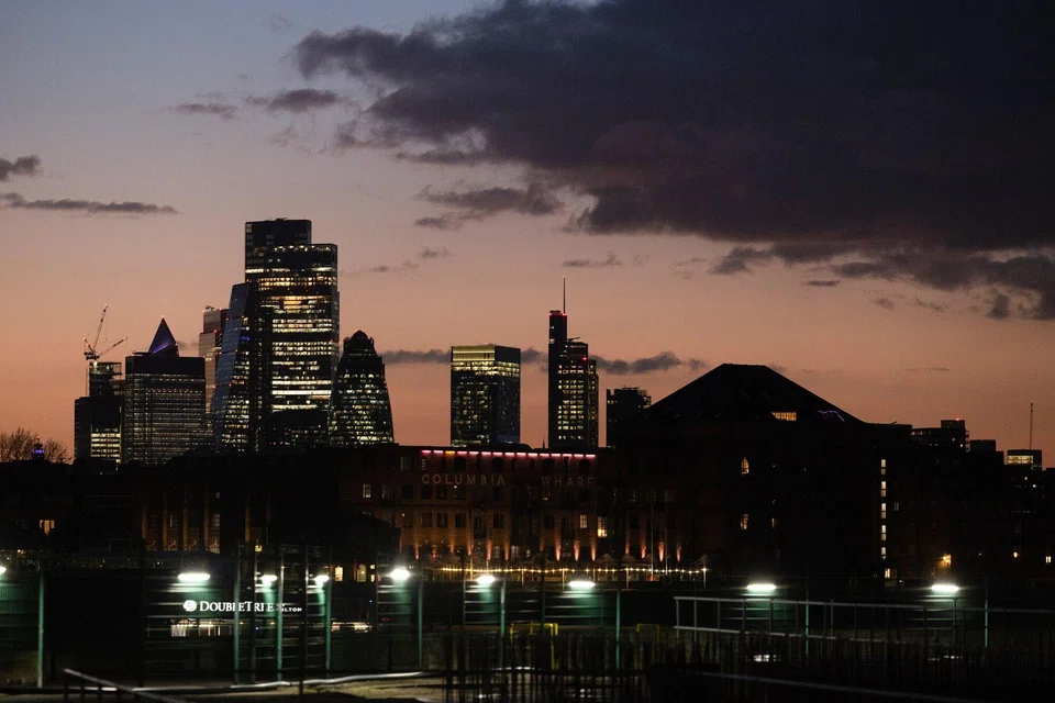 Two stalled sales in London’s office market are a sign of its stultified nature, amid higher interest rates and concerns around a trend towards hybrid working. 