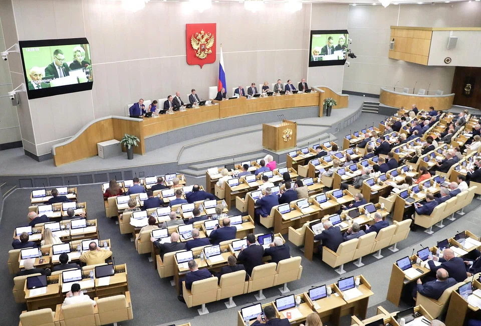 Russian lawmakers on Tuesday (July 5) gave the first stamp of approval to 2 Bills that would authorise the government to oblige businesses to supply the military with goods and their employees to work overtime to support Russia’s invasion of Ukraine.