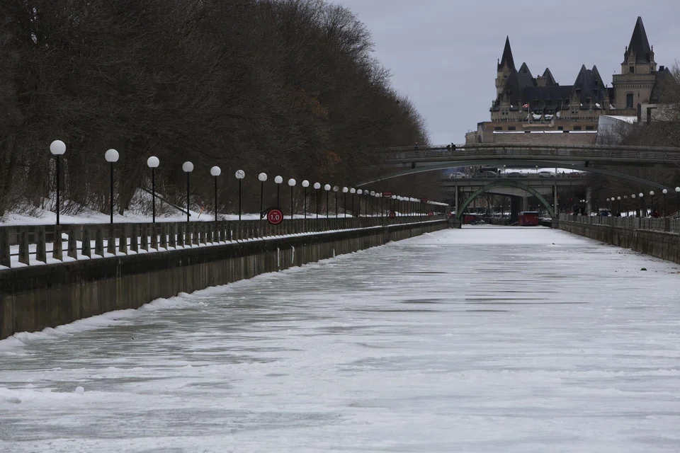 For the Rideau Canal Skateway ice rink to open safely, it needs the mercury to remain between -10 and -20 deg C for nearly two weeks