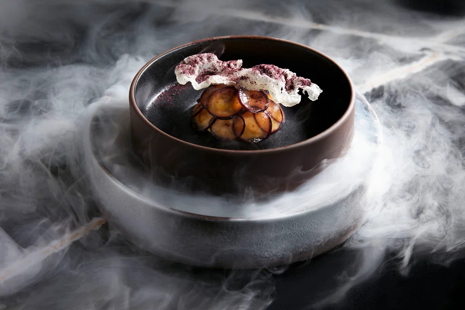 jJackfruit espuma and Kyoho grapes.