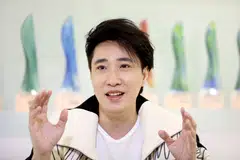 NoonTalk is led by executive director and chief executive officer Dasmond Koh, a Singaporean actor, television host and radio personality. 