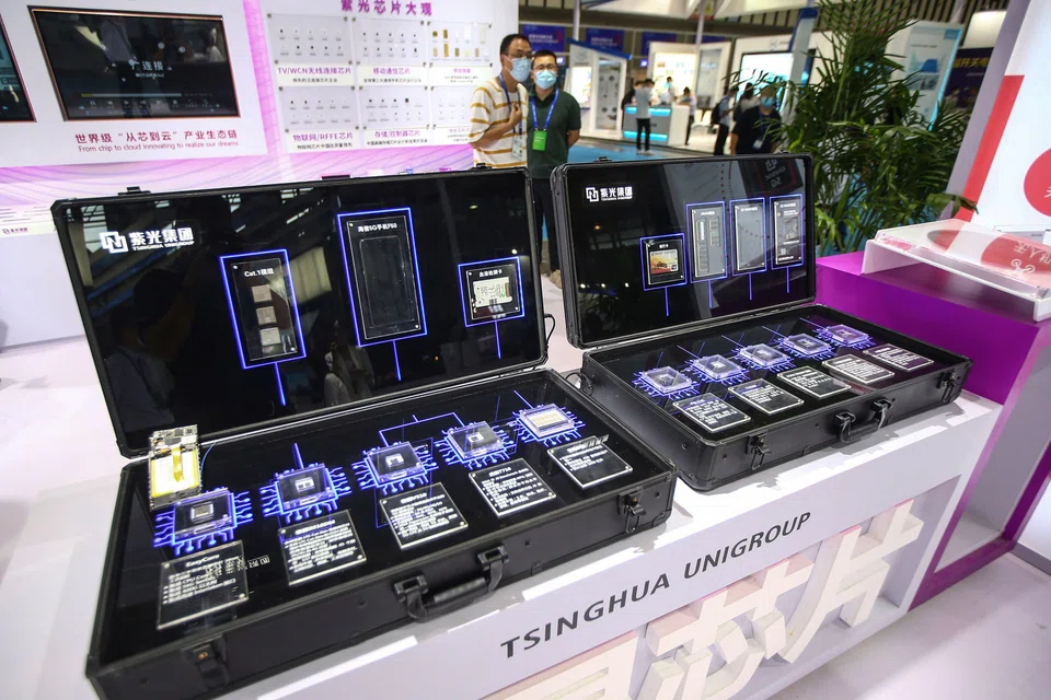 Taiwan's national security officials want to persuade Apple Inc’s supplier Foxconn to unwind an US$800 million investment in Chinese chipmaker Tsinghua Unigroup.