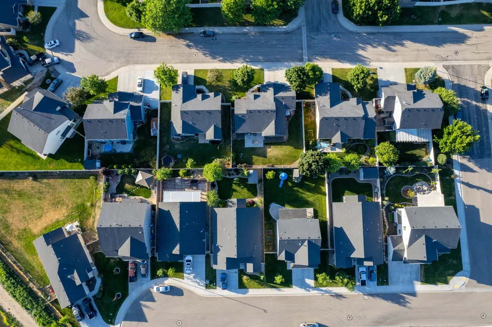 The contract rate on a 30-year fixed mortgage jumped another 13 basis points to 6.94 per cent in the week ended Oct 14, marking the ninth-straight increase, according to MBA. 