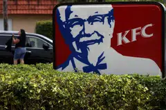 Fast-food traffic worsened in the fourth quarter, with KFC and Pizza Hut seeing declines of 4.8 per cent and 2.6 per cent, respectively.