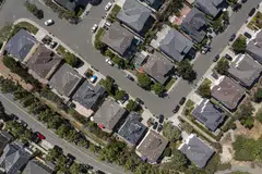 An August survey by Fannie Mae found that respondents see a 0.4 per cent decline in housing prices compared with the prior month’s expectations for a 1.9 per cent increase. 