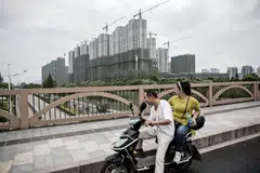Buildings under construction in Hangzhou.