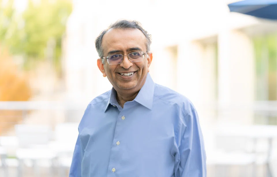 As concerns swirl over Broadcom's bid, VMware chief Raghu Raghuram wants to emphasise the benefits of the deal for investors and customers.