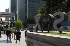 The Straits Times Index dips 0.3 per cent or 8.89 points to 3013.81 as at 9.04 am.