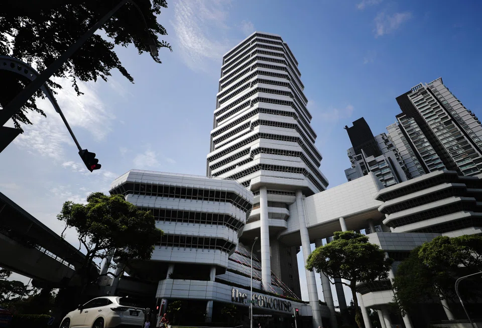 Hong Fok has businesses in property investment, property development and construction, and property management. 