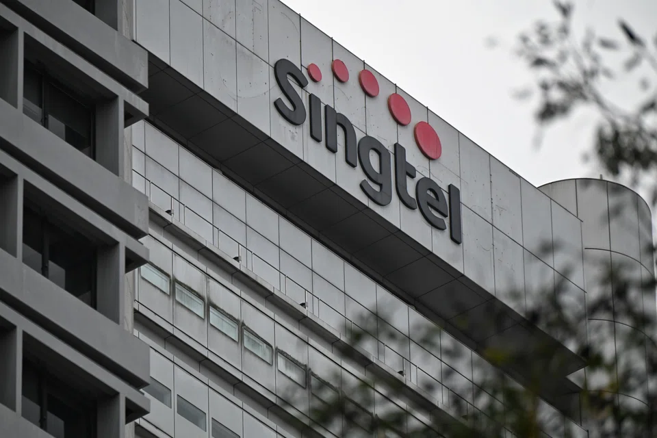 Global investment firm KKR is committing up to S$1.1 billion for a 20 per cent stake in Singtel's regional data centre business. 