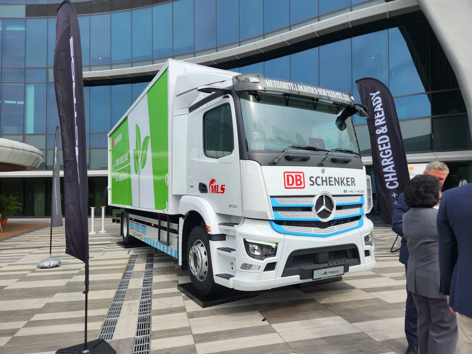 The first unit of Mercedes-Benz's eActros in Singapore has been delivered to Meteorite Logistics Services, a logistics partner of DB Schenker.