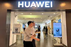 A global race for AI functionality amid a Sino-US technological standoff has left Huawei second-placing its handsets just as the firm tops Chinese smartphone sales for the first time in more than three years.