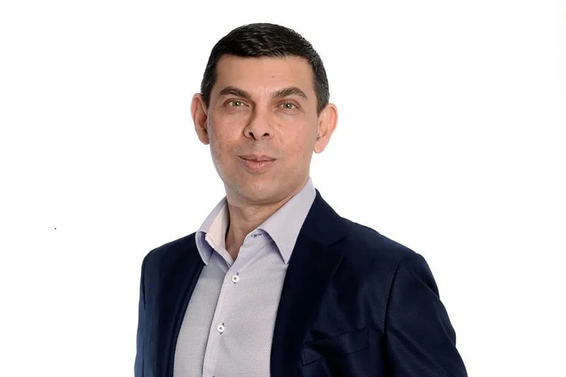 Straits Times editor Warren Fernandez to join communications firm ...