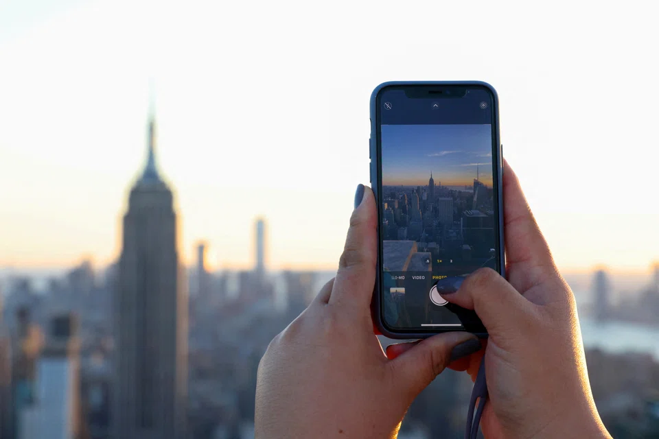 Although US$500 to US$1,000 per night for a room might sound high, that range eliminates the fanciest hotels in most major markets, including New York City.