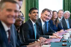 British Prime Minister Rishi Sunak and Chancellor of the Exchequer Jeremy Hunt held a “sober” meeting on Thursday to run through their options.
