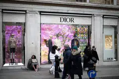 Dior, the second-biggest brand of billionaire Bernard Arnault’s French luxury behemoth LVMH, and the decision to add India to its seasonal schedule shows a rising interest to tap the nation’s rising wealth. 