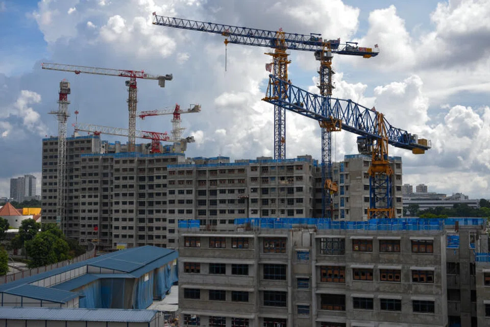 Ever Glory United Holdings has projects in both the public and private sectors, including the development and redevelopment of public housing flats under the Housing and Development Board.