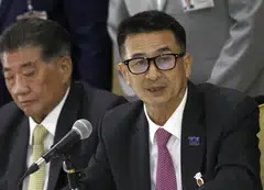 Cholnan Srikaew, leader of Pheu Thai party that heads the group, says a payment of 10,000 baht each to all Thais aged 16 and above, higher minimum wages and crop prices will be prioritised.