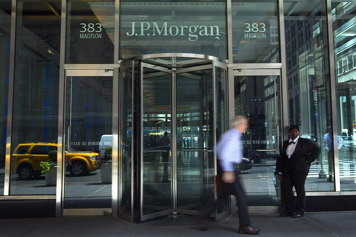 JPMorgan, the biggest US bank, raises its guidance for net interest income this year to US$84 billion.