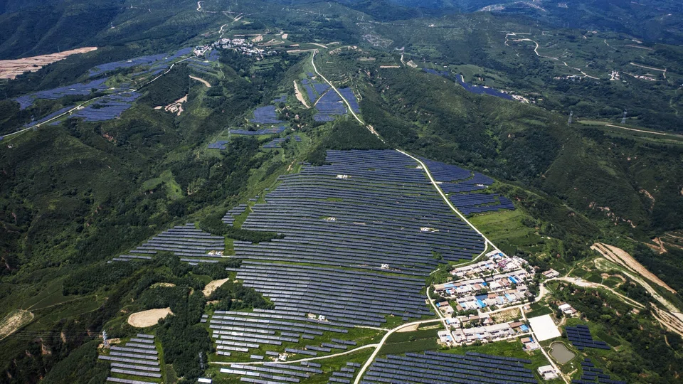 Longi will use the proceeds for its solar module projects, according to a filing on Tuesday (Jun 20).