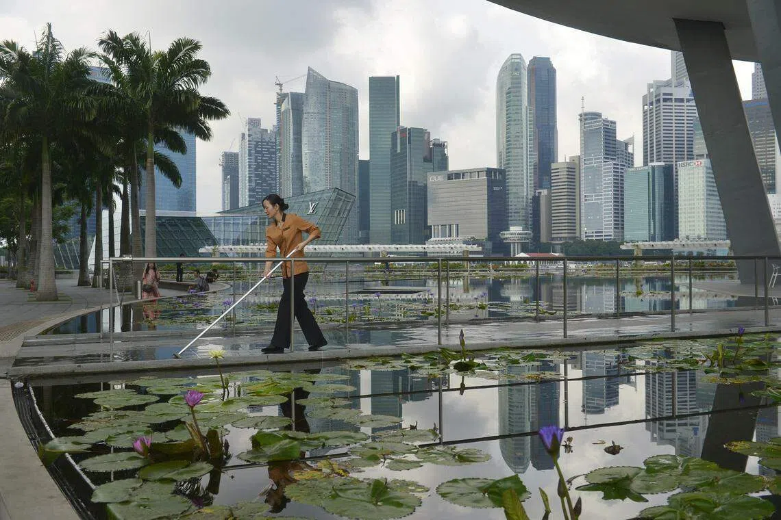 The new guidelines apply to employees earning a gross monthly wage of up to S$2,500, says National Wages Council.