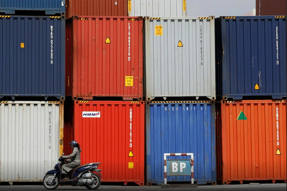 Exports last year rose 10.5 per cent to US$371.3 billion, while imports were up 7.8 per cent at US$358.9 billion, the Vietnam Customs Department said in a report.