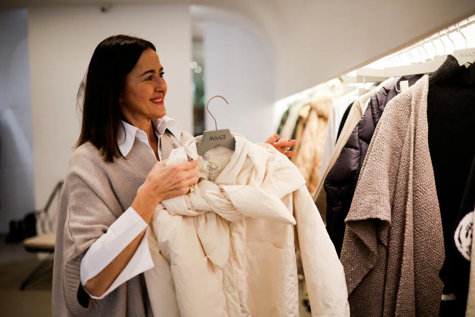 Marian Fernandez, a former employee of Inditex, has set up her own fashion shop, Maazi, in downtown A Coruna. She also posts weekly videos on social media on how to build a "responsible" wardrobe.