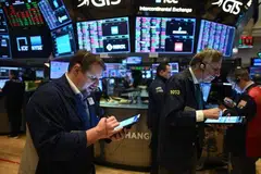 It is the S&P 500‘s biggest weekly gain since June and the Nasdaq’s largest weekly gain since March.