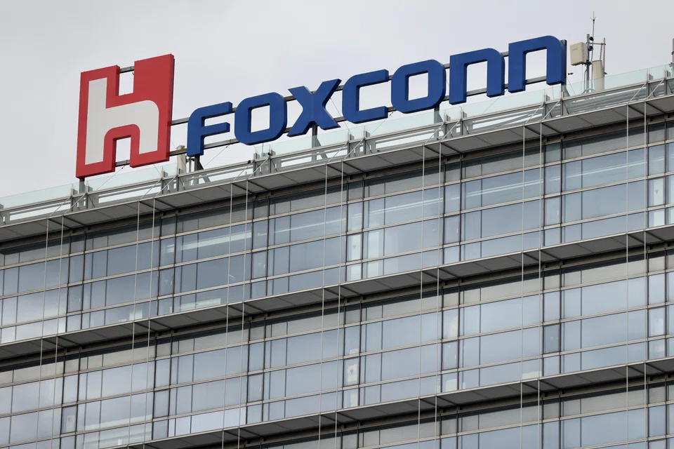 Foxconn has reported a 4.6 per cent decline in October revenue to NT$741.2 billion (S$31.2 billion), and is also sticking with a “significant growth outlook” for the December quarter, which is typically its busiest because of year-end iPhone shipments.