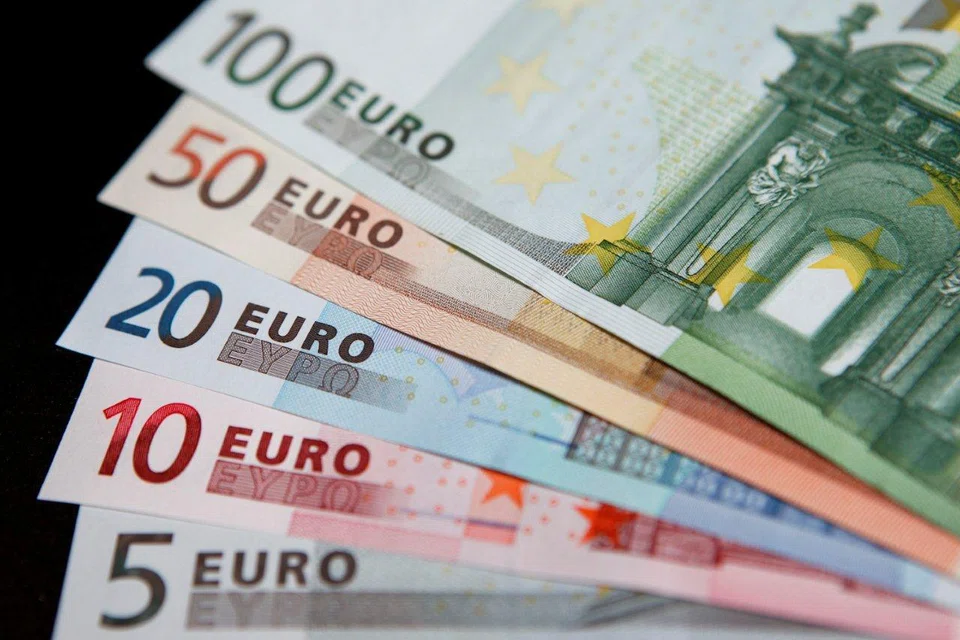 EU heavyweights Germany and France are staking their claims to host the Anti-Money Laundering Authority (AMLA) but there are calls for it to go to a less prominent country.