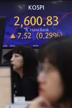 Sources say Woori Bank, Hana Bank, Shinhan Bank, KB Kookmin Bank and NongHyup Bank have each been asked to make 1 trillion available to MG Community Credit.