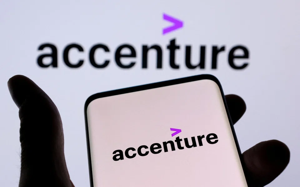 Accenture expects revenue in the range of US$15.4 billion to US$16 billion.