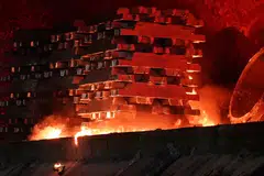 Industrial metals are still on track for the biggest quarterly plunge since the 2008 financial crisis amid rising fears of an industrial slowdown across major economies. 