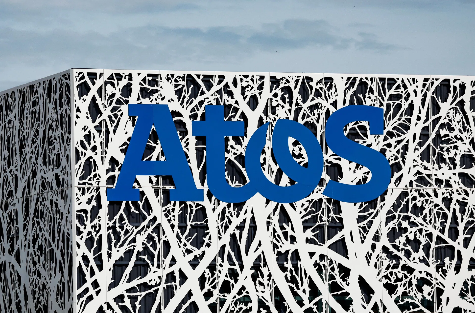 France’s Atos opens debt restructuring talks after posting record ...