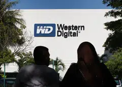 Western Digital expects current-quarter adjusted profit ranging from a loss of US$0.10 to a profit of US$0.20 per share.