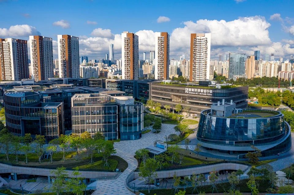 Securities and futures companies in Qianhai are  encouraged to replenish capital through cross-border financing such as overseas listings.