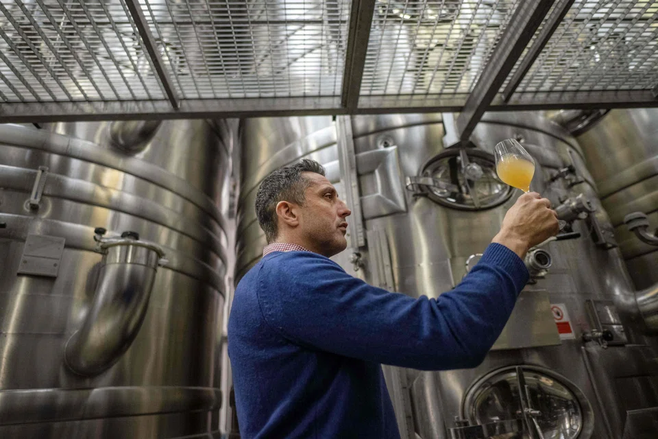 Charlie Holland, head winemaker and chief executive at Gusbourne Estate, says: “In England, now we can make an exceptional sparkling wine, we have a perfect climate, we have a very long growing season.”