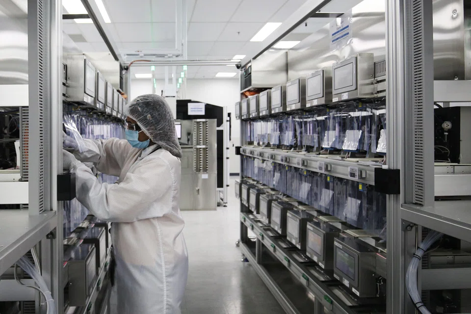 The purchasing managers' index edged up 0.2 point to a reading of 50.1 points in September. A reading above 50 on the index indicates growth from the previous month.