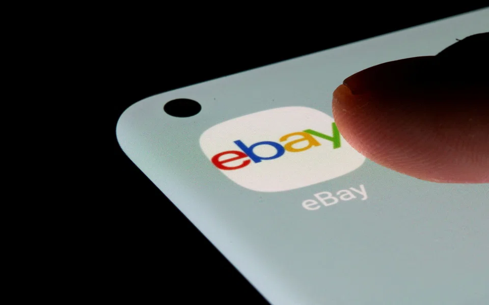 The midpoint of eBay’s holiday-quarter revenue forecast of US$2.42 billion to US$2.50 billion came in slightly below analysts’ expectations of US$2.49 billion.